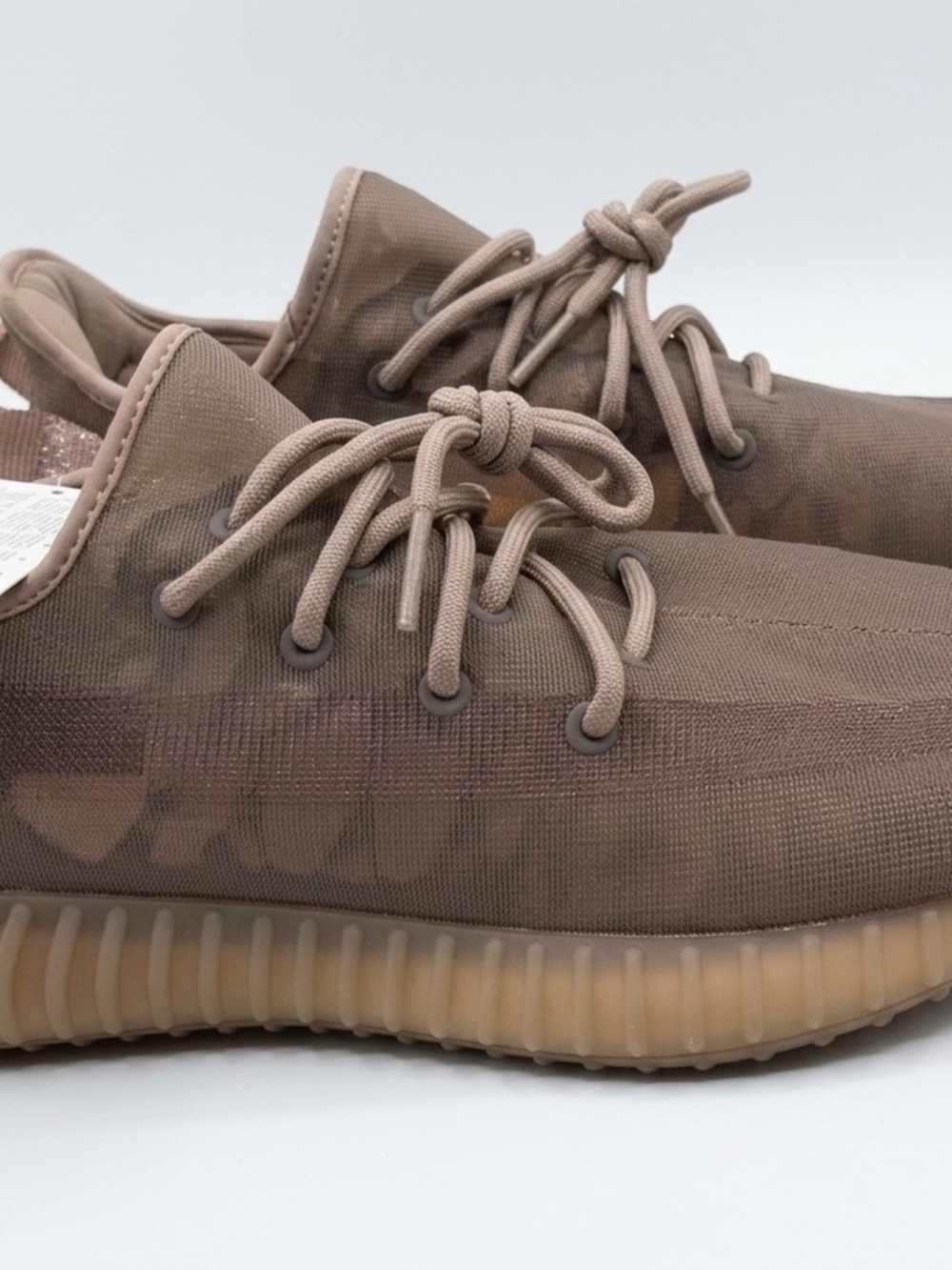 Men's Casual Lace-Up Sneakers in Taupe